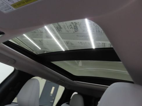 New 2025 Mitsubishi Outlander SE image 20