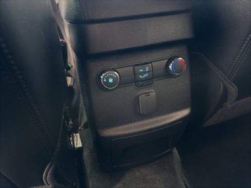 Used 2016 Ford Explorer XLT w/ Equipment Group 202A image 30