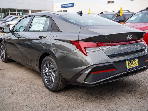 New 2026 Hyundai Elantra Blue image 8