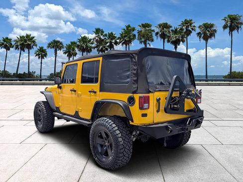 Used 2015 Jeep Wrangler Unlimited Rubicon w/ Connectivity Group AWD/4WD image 5