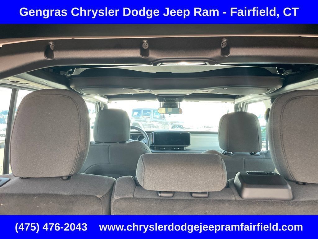 Certified 2024 Jeep Wrangler Unlimited w/ Convenience Group AWD/4WD image 33