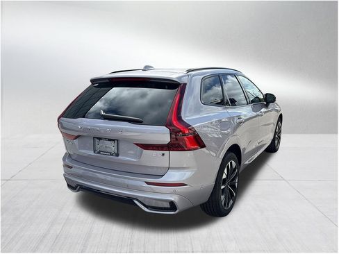 New 2026 Volvo XC60 B5 Plus image 5