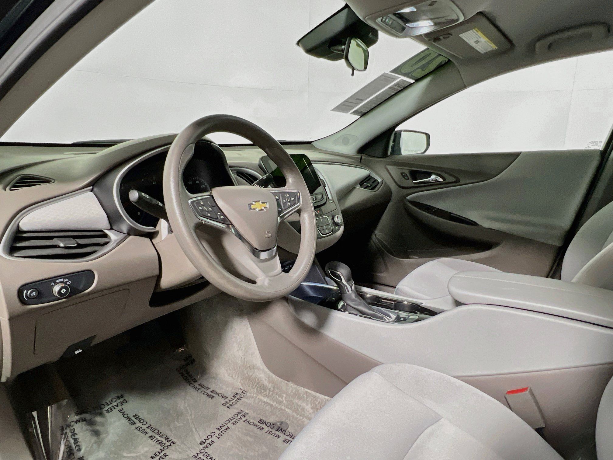 Used 2025 Chevrolet Malibu LT FWD image 30