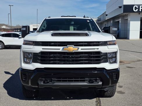 Used 2025 Chevrolet Silverado 2500 Custom w/ Custom Value Package image 2