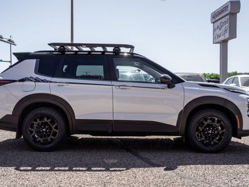 New 2026 Mitsubishi Outlander AWD image 4