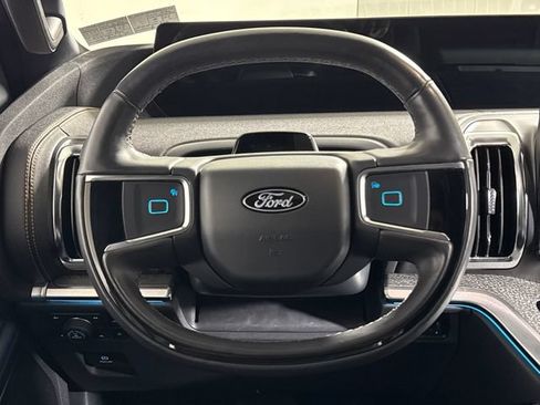 Used 2025 Ford Expedition Tremor AWD/4WD image 30
