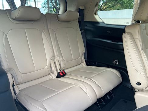 Used 2022 Jeep Grand Cherokee L Limited RWD image 38