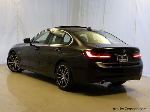 Used 2022 BMW 330e xDrive w/ Premium Package AWD/4WD image 9