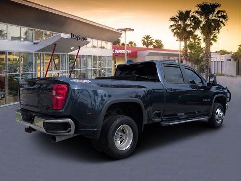 Used 2021 Chevrolet Silverado 3500 LT w/ Convenience Package AWD/4WD image 3