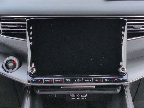 New 2026 Jeep Compass Latitude image 17