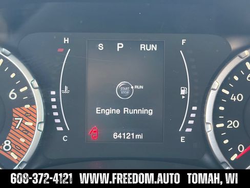 Used 2023 Jeep Renegade Latitude AWD/4WD image 16