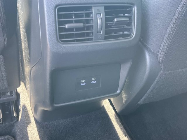Used 2024 Nissan Rogue SV FWD image 18