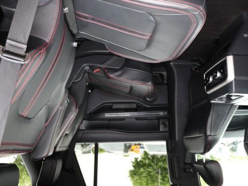 Used 2023 Ford Expedition Limited AWD/4WD image 14