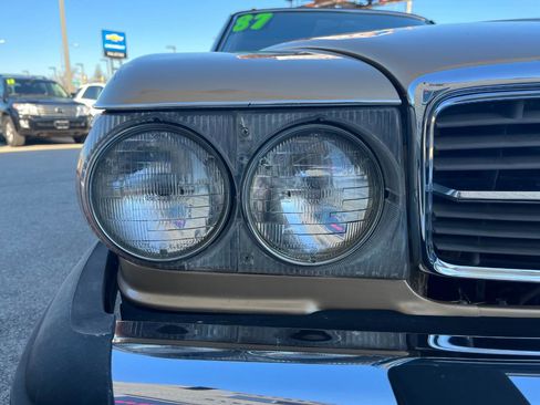 Used 1987 Mercedes-Benz 560 SL image 11