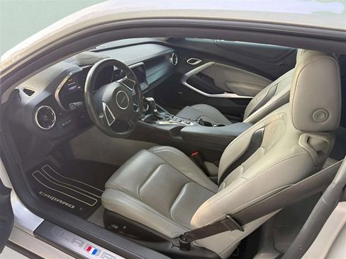 Used 2019 Chevrolet Camaro LT RWD image 8