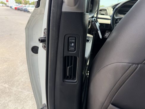 Used 2018 Honda Odyssey Elite image 12
