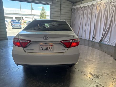 Used 2017 Toyota Camry SE FWD image 6