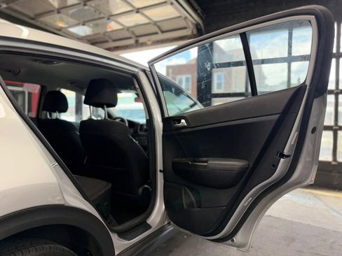 Used 2020 Kia Sportage LX FWD image 8