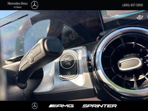 Certified 2022 Mercedes-Benz GLB 250 image 25