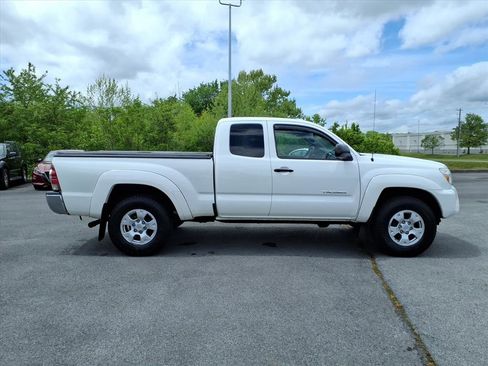 Used 2013 Toyota Tacoma 4x4 Access Cab w/ SR5 Pkg image 15