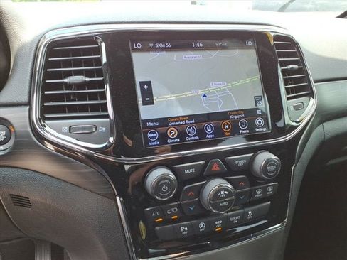 Used 2021 Jeep Grand Cherokee Laredo X AWD/4WD image 16