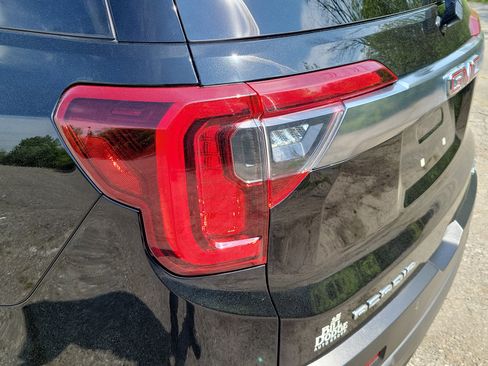 Used 2022 GMC Acadia AT4 w/ Technology Package AWD/4WD image 11
