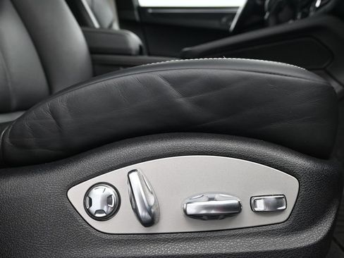 Certified 2023 Porsche Macan GTS AWD/4WD image 15
