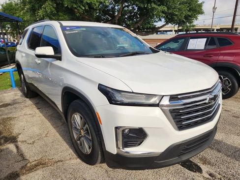 Used 2023 Chevrolet Traverse LT FWD image 1