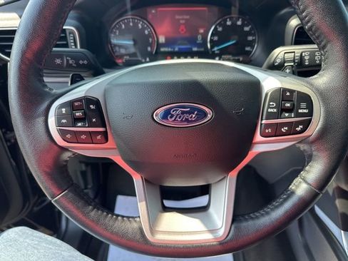 Used 2021 Ford Explorer Limited w/ Equipment Group 301A AWD/4WD image 9
