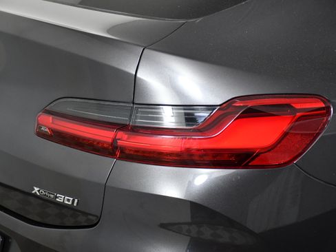 Used 2025 BMW X4 xDrive30i image 32