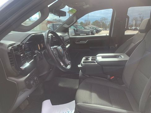 Used 2025 Chevrolet Silverado 1500 LT image 25
