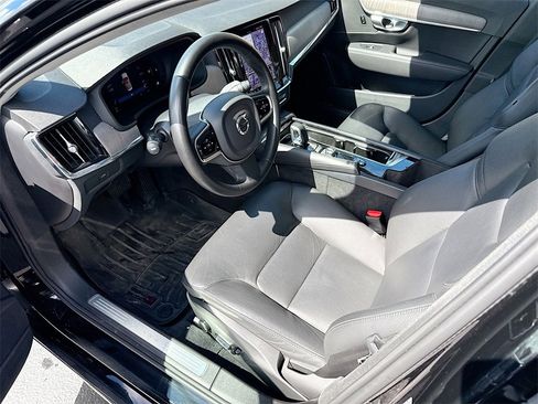 Used 2023 Volvo S90 B6 Plus image 25