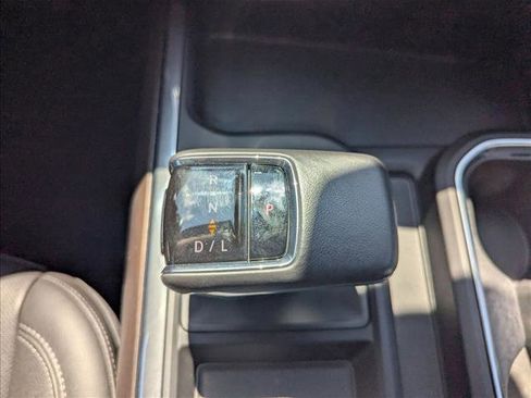 Used 2022 GMC Sierra 1500 SLT w/ SLT Convenience Package AWD/4WD image 11