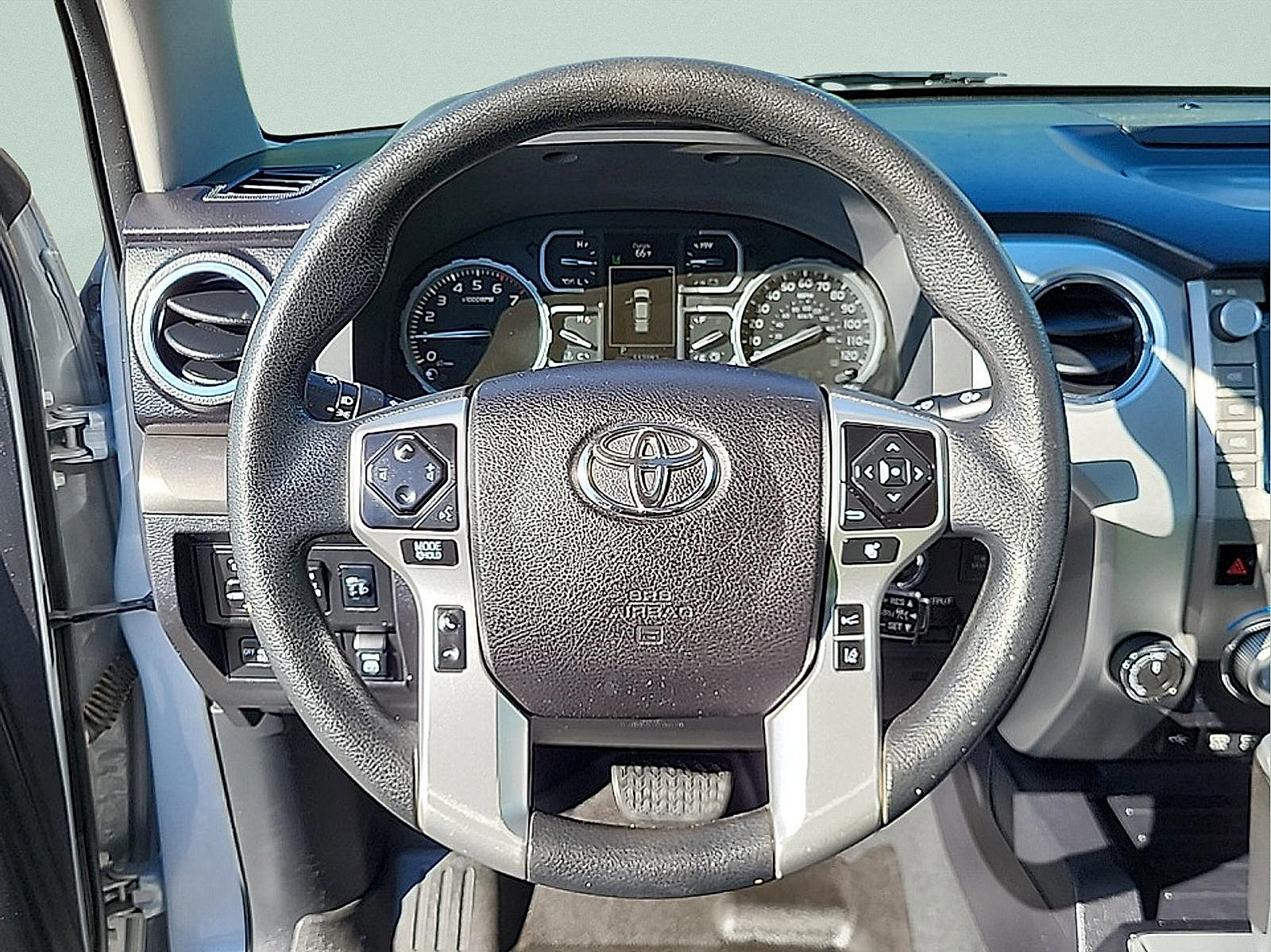 Used 2021 Toyota Tundra SR5 AWD/4WD image 17