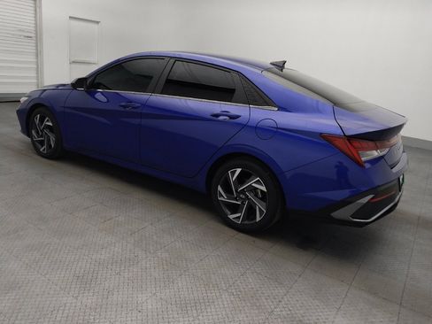 Used 2025 Hyundai Elantra SEL FWD image 3