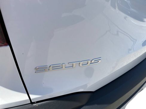 Used 2026 Kia Seltos LX FWD image 32