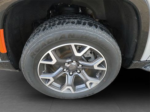 Used 2024 Jeep Wagoneer Series III w/ Flexible Seating Group image 35