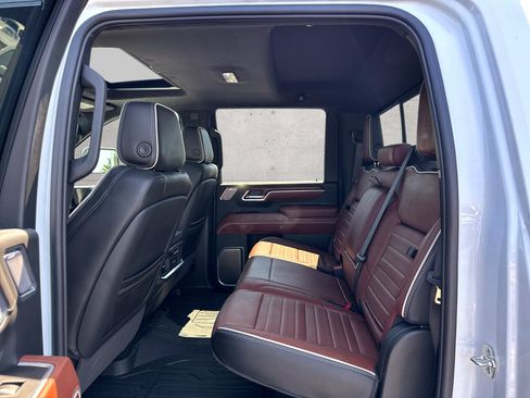 Used 2026 GMC Sierra 2500 Denali Ultimate AWD/4WD image 9