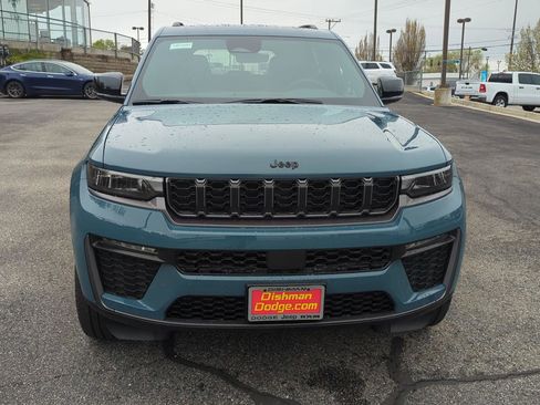 New 2026 Jeep Grand Cherokee Limited w/ Limited Altitude Package AWD/4WD image 2