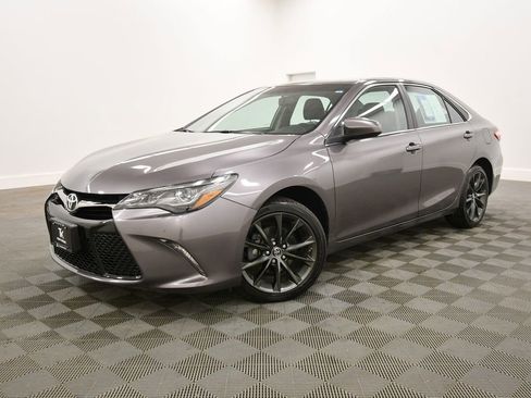 Used 2015 Toyota Camry XSE FWD image 2