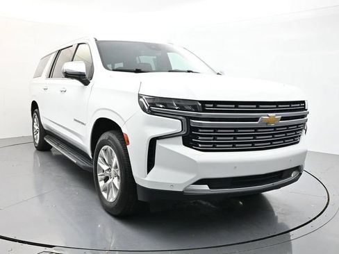 Used 2023 Chevrolet Suburban Premier image 5