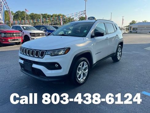 Used 2024 Jeep Compass Latitude AWD/4WD image 38