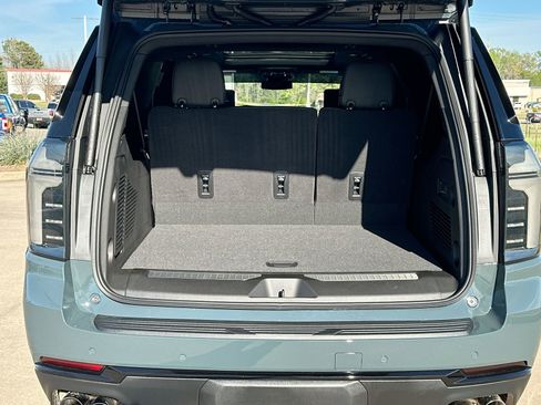 New 2026 Chevrolet Suburban Z71 w/ Z71 Off-Road Package image 26