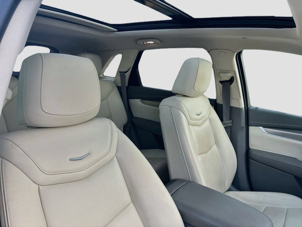 Used 2024 Cadillac XT5 Premium Luxury w/ LPO, Floor Liner Package AWD/4WD image 29