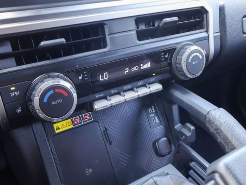 Used 2025 Toyota 4Runner TRD Off-Road AWD/4WD image 15
