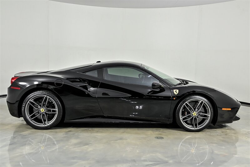 Used 2016 Ferrari 488 GTB RWD image 10