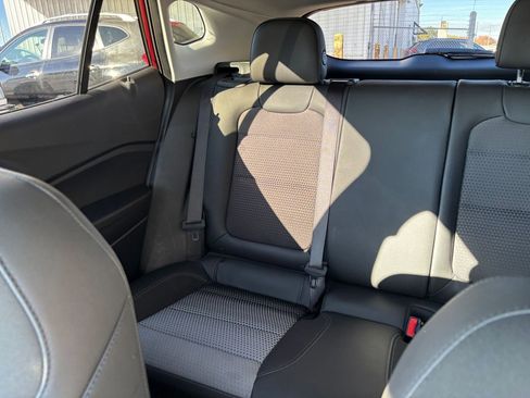 Used 2025 Chevrolet Trax LT image 37