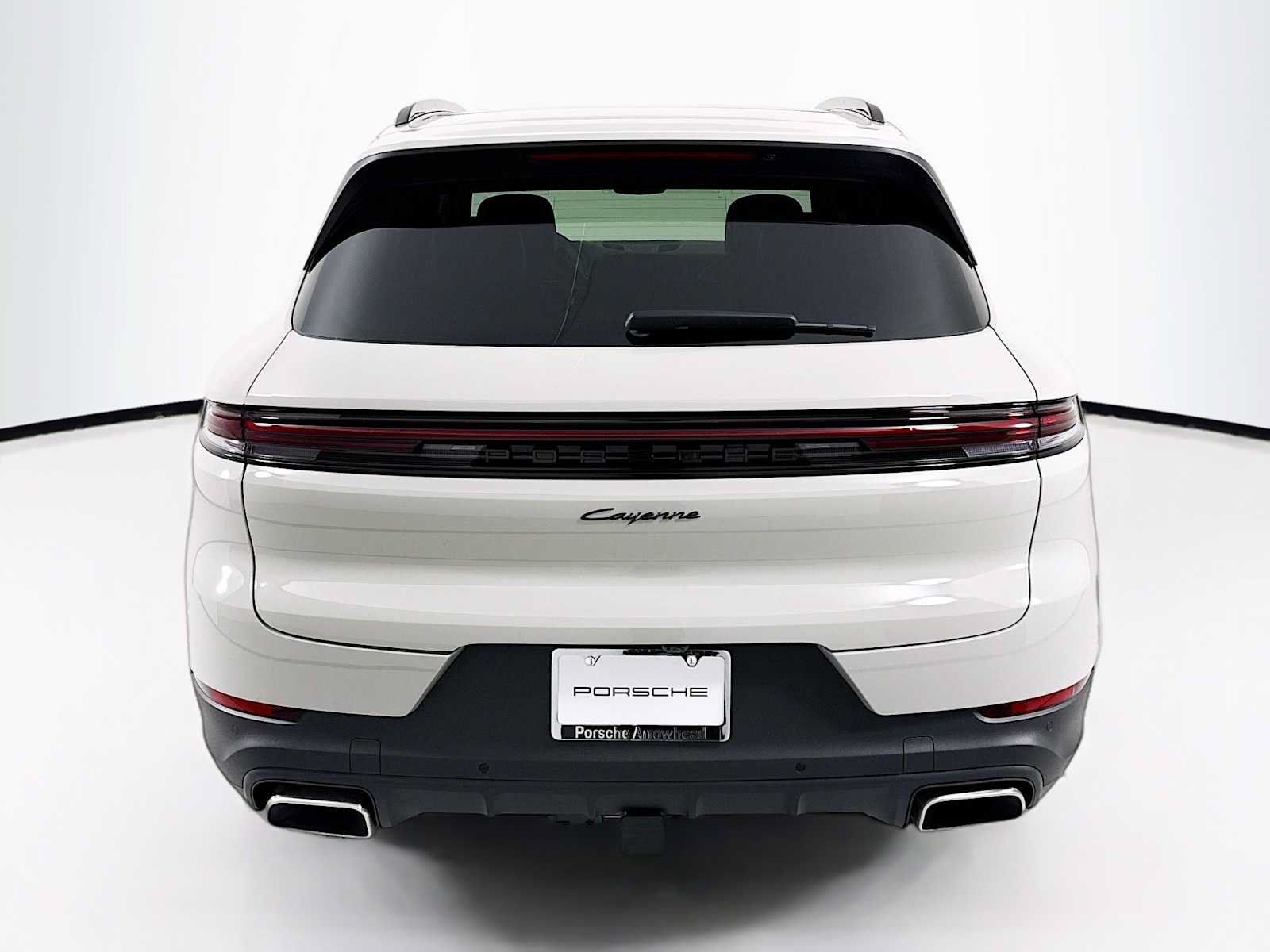 Used 2026 Porsche Cayenne AWD/4WD image 10