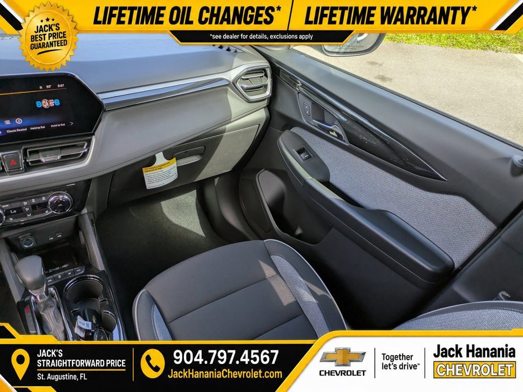 New 2026 Chevrolet TrailBlazer LT w/ Convenience Package AWD/4WD image 17