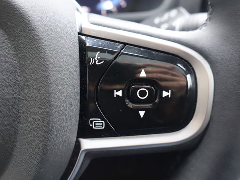 Used 2025 Volvo XC90 B6 Plus image 21